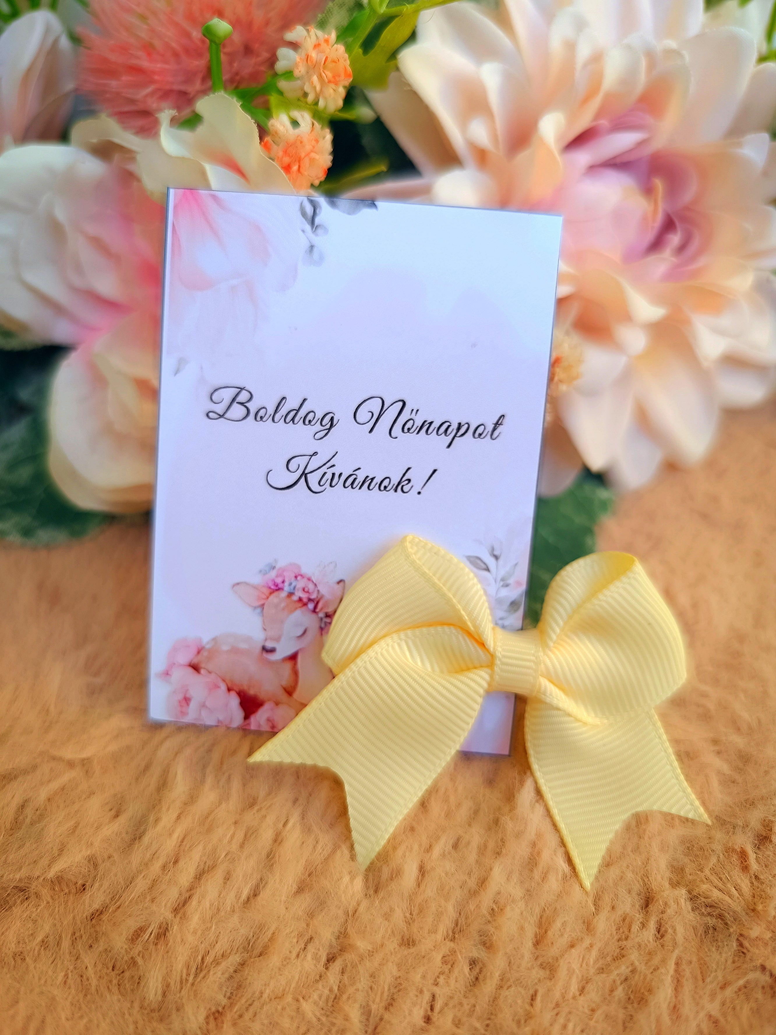 Ajándék masni csatt nőnapi bézs